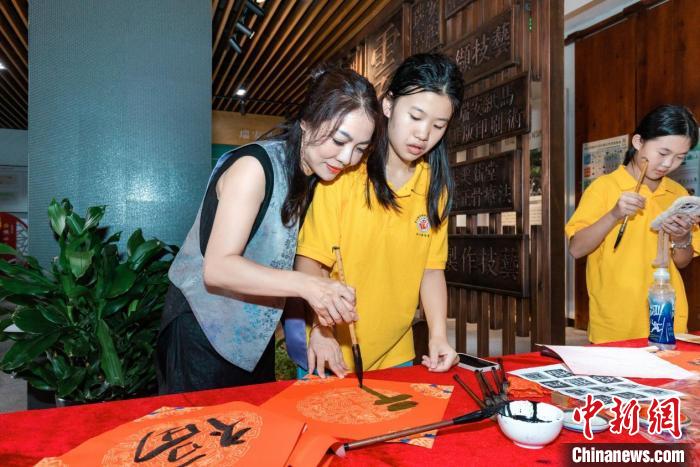 华裔青少年浙江瑞安文化寻根 感受千年古城魅力 第4张 华裔青少年浙江瑞安文化寻根 感受千年古城魅力 第4张