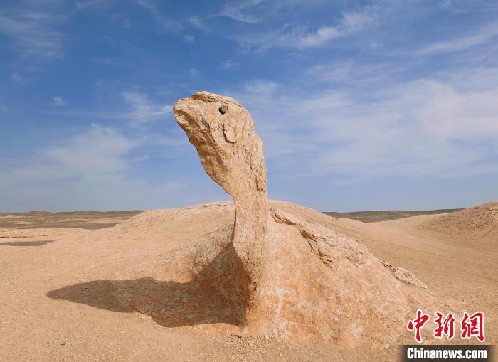 新疆哈密“魔鬼城	”地貌神奇壮观  第3张