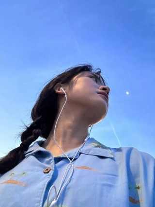 很羡慕,沈月的松弛感